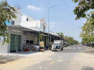 Bán ngay lô đất nằm ngay chợ vĩnh tân, 150m2, sổ hồng pháp lý rõ ràng, dân cư đông đúc ngay kcn