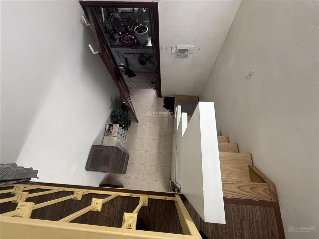 Bán nhà phố hàng bạc phố cổ sổ 20m2 có 2 ngủ chỉ 2,1 tỷ sổ đỏ chót