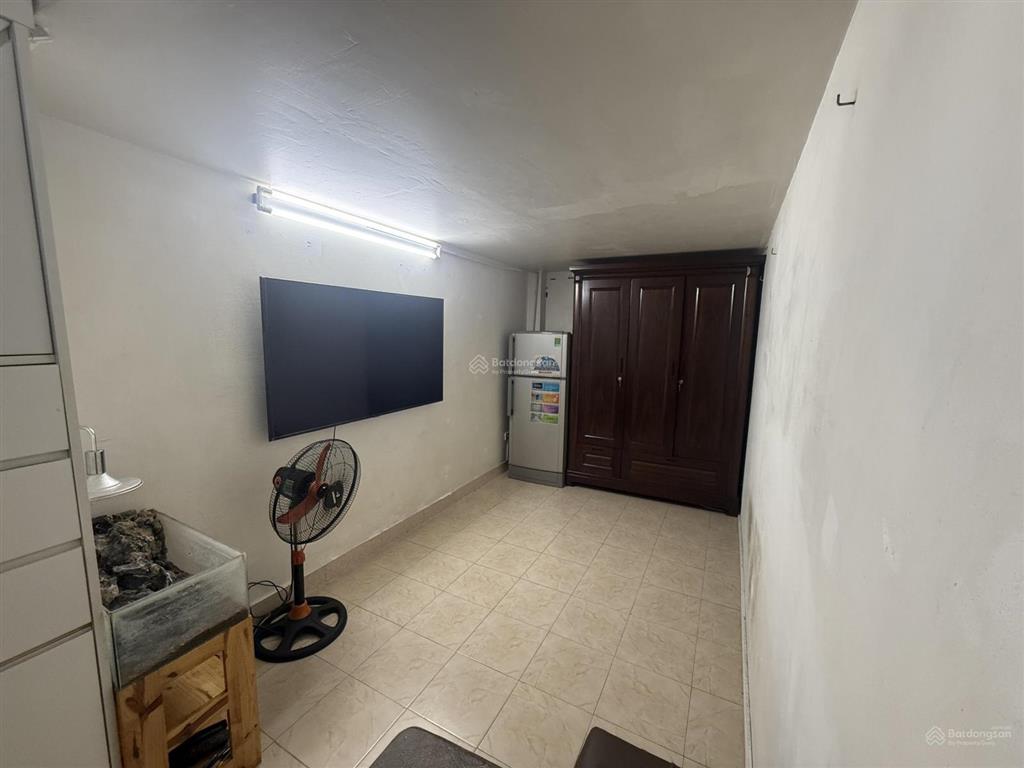 Bán nhà phố hàng bạc phố cổ sổ 20m2 có 2 ngủ chỉ 2,1 tỷ sổ đỏ chót