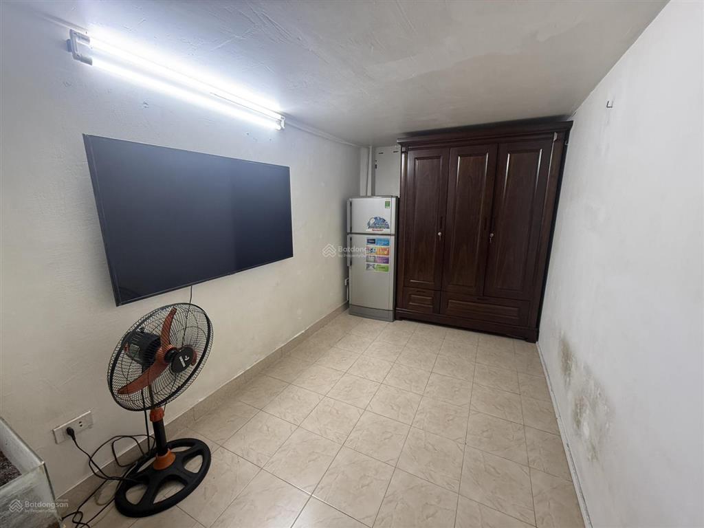 Bán nhà phố hàng bạc phố cổ sổ 20m2 có 2 ngủ chỉ 2,1 tỷ sổ đỏ chót