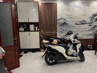 Nhỉnh 6 tỷ, có nhà 5 tầng x 32m, trung tâm phường việt hưng, sổ đỏ chính chủ