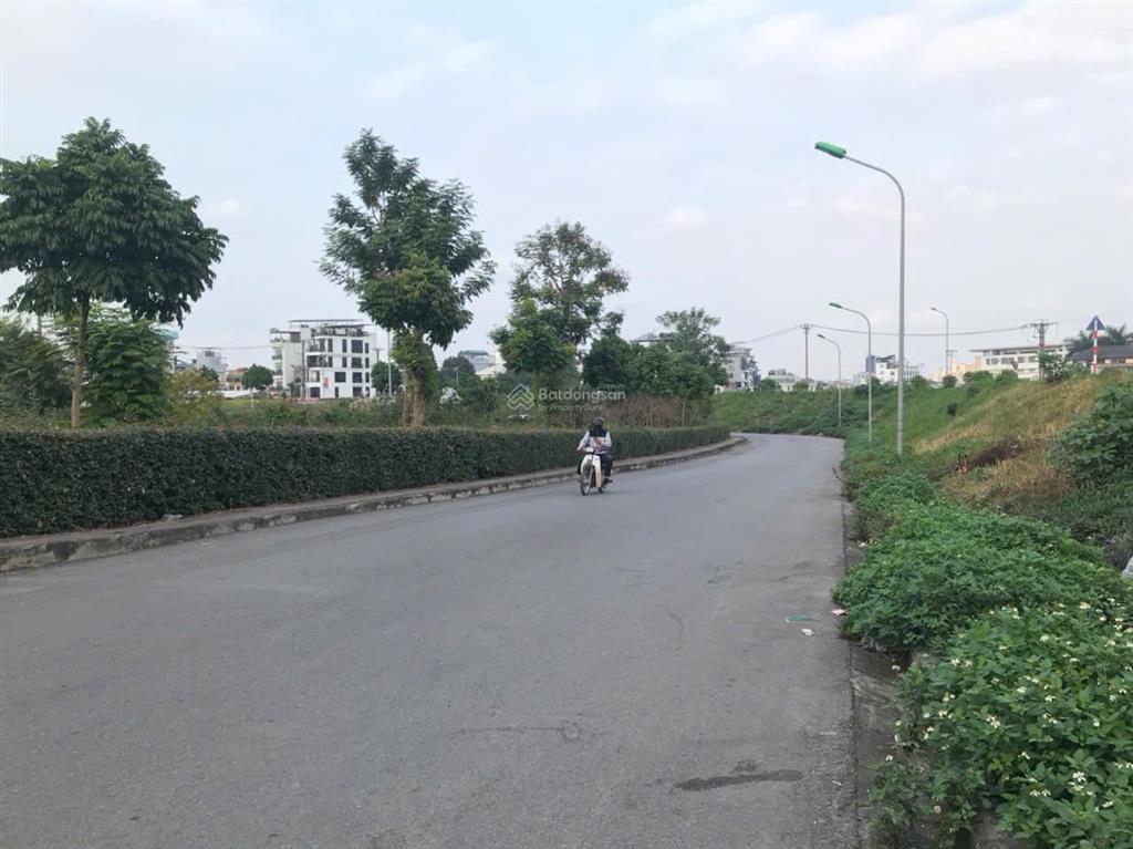 Bán 96m full thổ cư, ngọc thụy, long biên, 10,5 tỷ, ô tô ngủ, sổ đỏ két, có tường nhà c4,