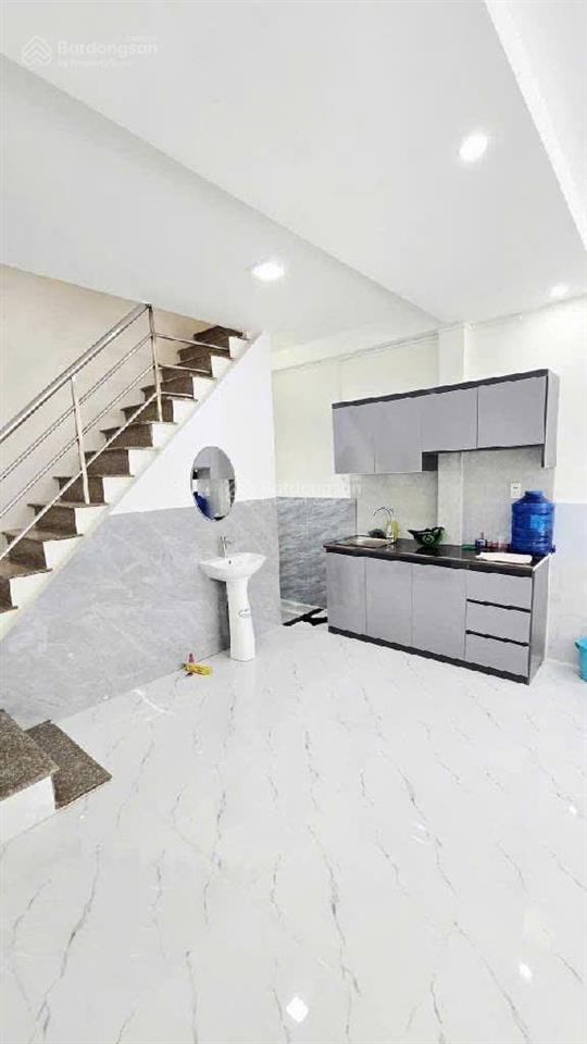 Bán nhà ngay bà hom nối dài 4 x 10 3 tầng hẻm xe hơi đủ công năng chỉ nhỉnh 4 tỷ xíu