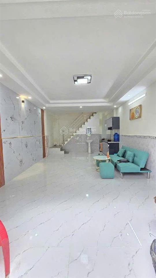 Bán nhà ngay bà hom nối dài 4 x 10 3 tầng hẻm xe hơi đủ công năng chỉ nhỉnh 4 tỷ xíu