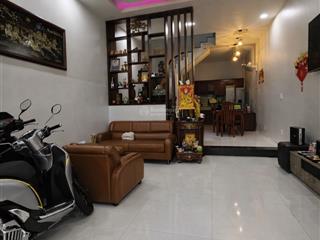 Ngay kinh dương vương 5,7 x 17m  3 tầng  đường xe hơi thông, nhỉnh 7 tỷ