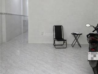 Bán nhà cấp 4 sát tỉnh lộ 10, 4,2 (5,6) x 17m nở hậu, hẻm xe hơi, dưới 5 tỷ