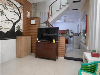 Tên lửa nối dài  nhà 3 tầng 4 x 20m  đường 6m nhỉnh 6 tỷ