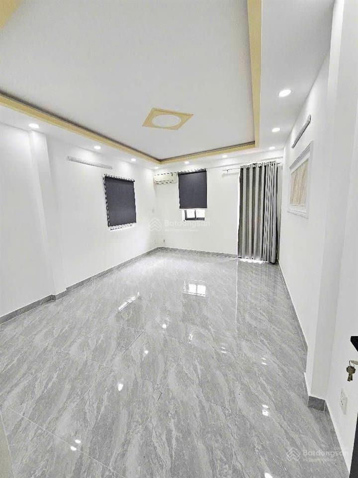 Nhỉnh 4 tỷ nhà 2 tầng 4 x 14m ngay tên lửa nối dài