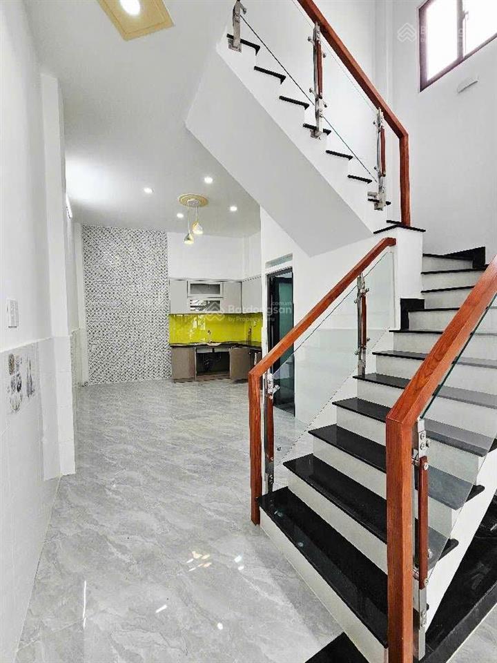 Nhỉnh 4 tỷ nhà 2 tầng 4 x 14m ngay tên lửa nối dài