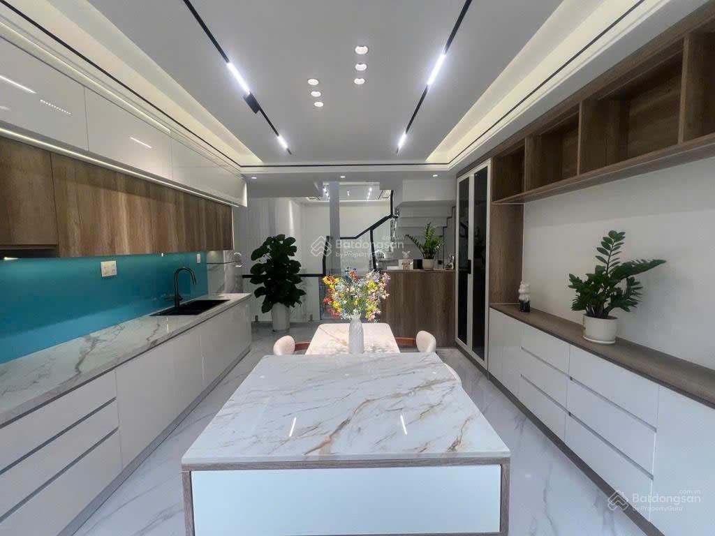 Lê văn quới nhà 5 tầng 4 x 16m đường 6m nhỉnh 8 tỷ