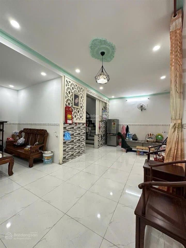 Nhỉnh 5 tỷ  ngay khu tên lửa  ngang khủng 7,2 x 13m  nhà 2 tầng  đường 4m thông