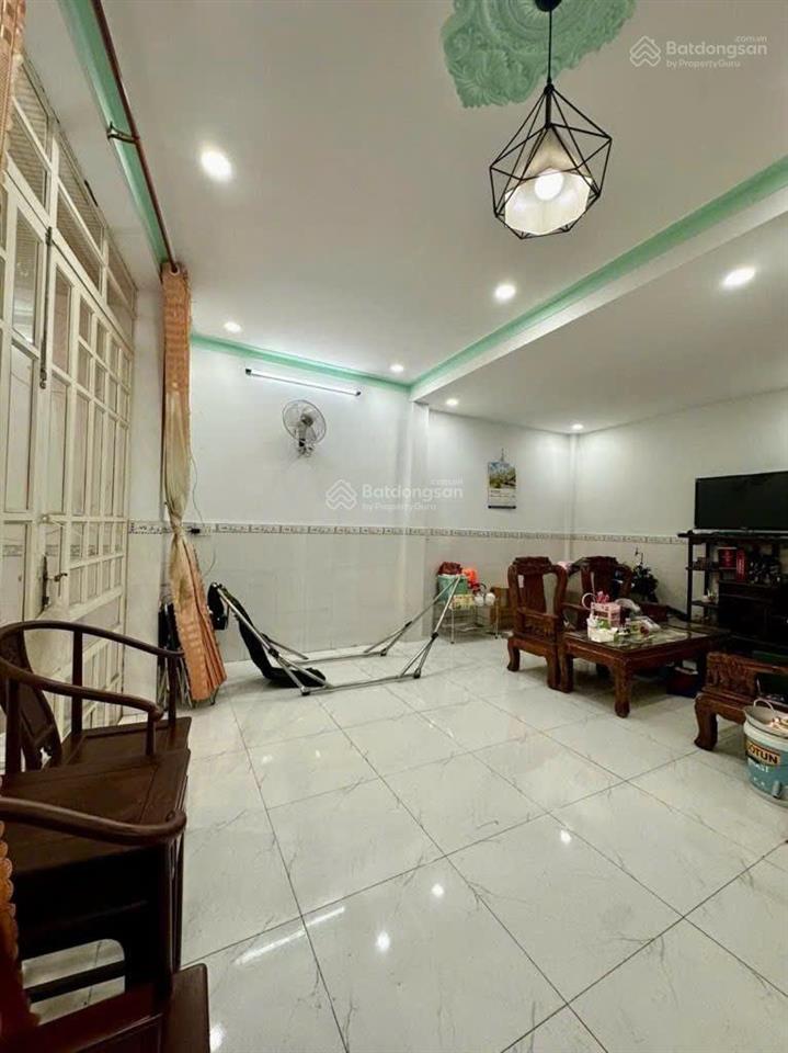 Nhỉnh 5 tỷ  ngay khu tên lửa  ngang khủng 7,2 x 13m  nhà 2 tầng  đường 4m thông
