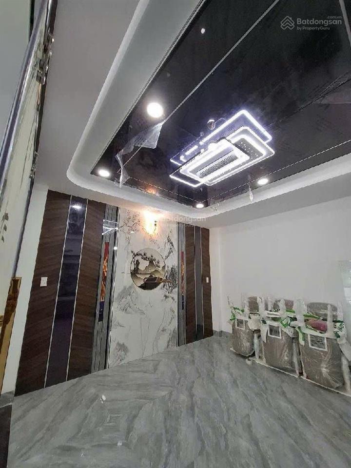 Lê văn quới  4.5 x 12m  5 tầng  xe hơi ngủ trong nhà tặng full nội thất  nhỉnh 7 tỷ