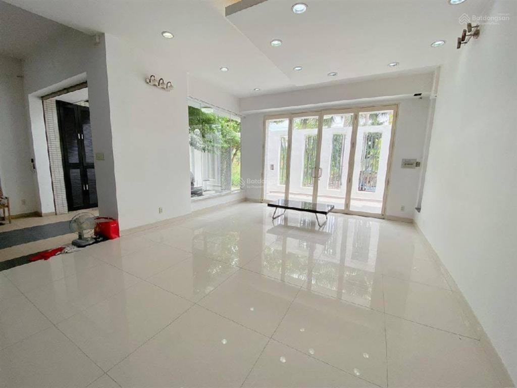 Định cư canada cần bá.n gấp biệt thự 3 tầng 9x20 ngay cạnh tạ quang bửu chỉ hơn 15t