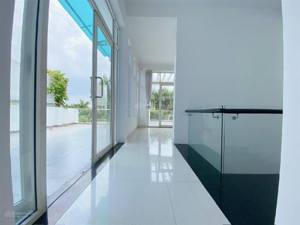 Định cư canada cần bá.n gấp biệt thự 3 tầng 9x20 ngay cạnh tạ quang bửu chỉ hơn 15t