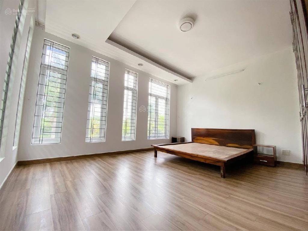 Định cư canada cần bá.n gấp biệt thự 3 tầng 9x20 ngay cạnh tạ quang bửu chỉ hơn 15t