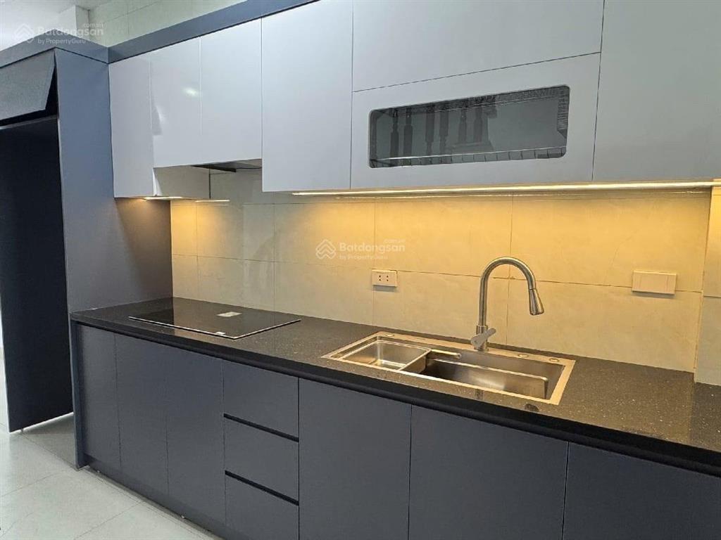 Bán nhà quang trung, dt 32m2 5 tầng hơn 6 tỷ, gần ga la khê. cc 0879 888 ***