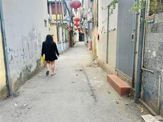 Bán gấp nhà vạn phúc, dt 30m2 5 tầng 3 pn hơn 6 tỷ, nhà mặt ngõ cách ô tô 30m . cc 0879 888 ***