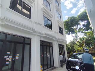 Một căn cực đẹp phụng châu  chương mỹ. 32m2*4t. oto 7 chỗ đỗ cửa ngày đêm, gần đh sp. giá 3,53 tỷ