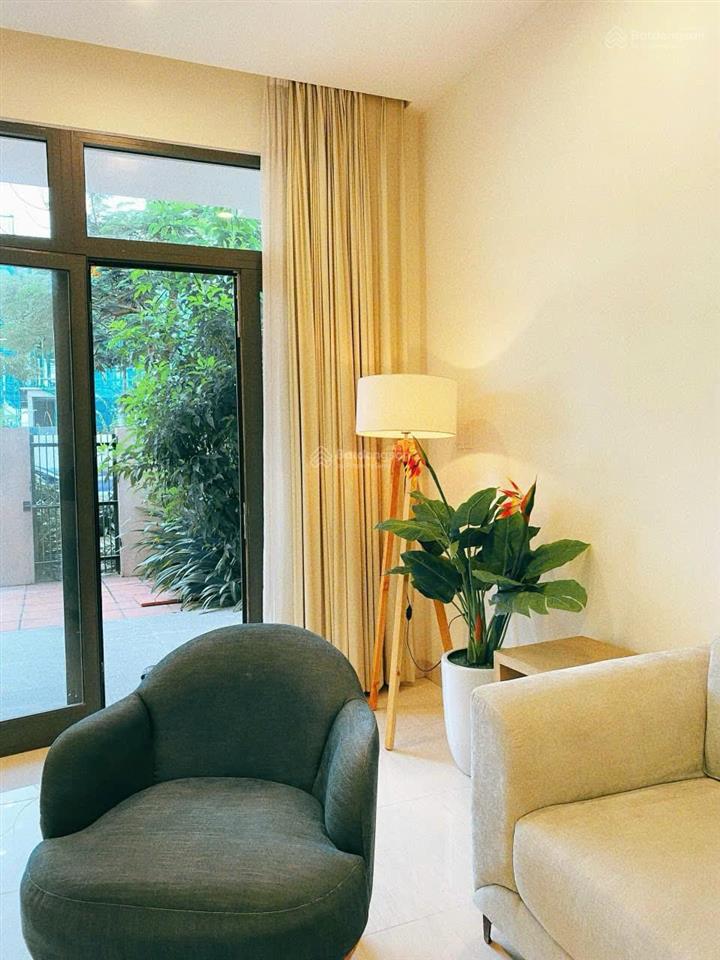 Mỗi em có liền kề 8tỷ5 hướng đông nam sẵn dòng tiền 20triệu cần bán, cách biển 100m full nội thất