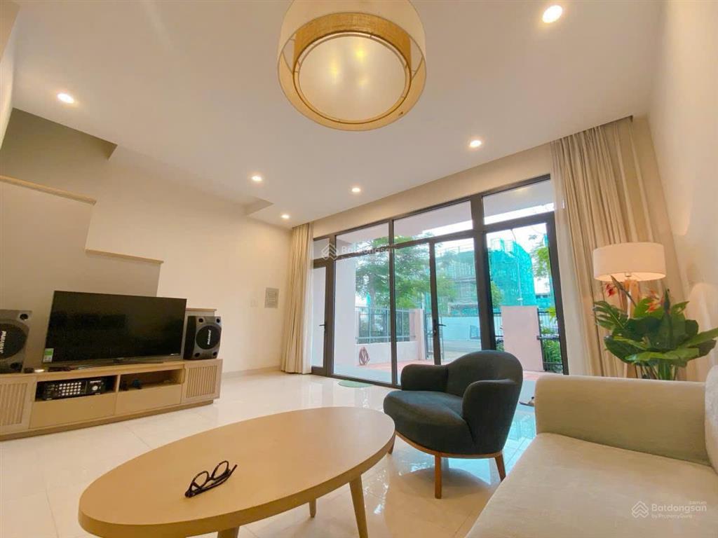 Mỗi em có liền kề 8tỷ5 hướng đông nam sẵn dòng tiền 20triệu cần bán, cách biển 100m full nội thất