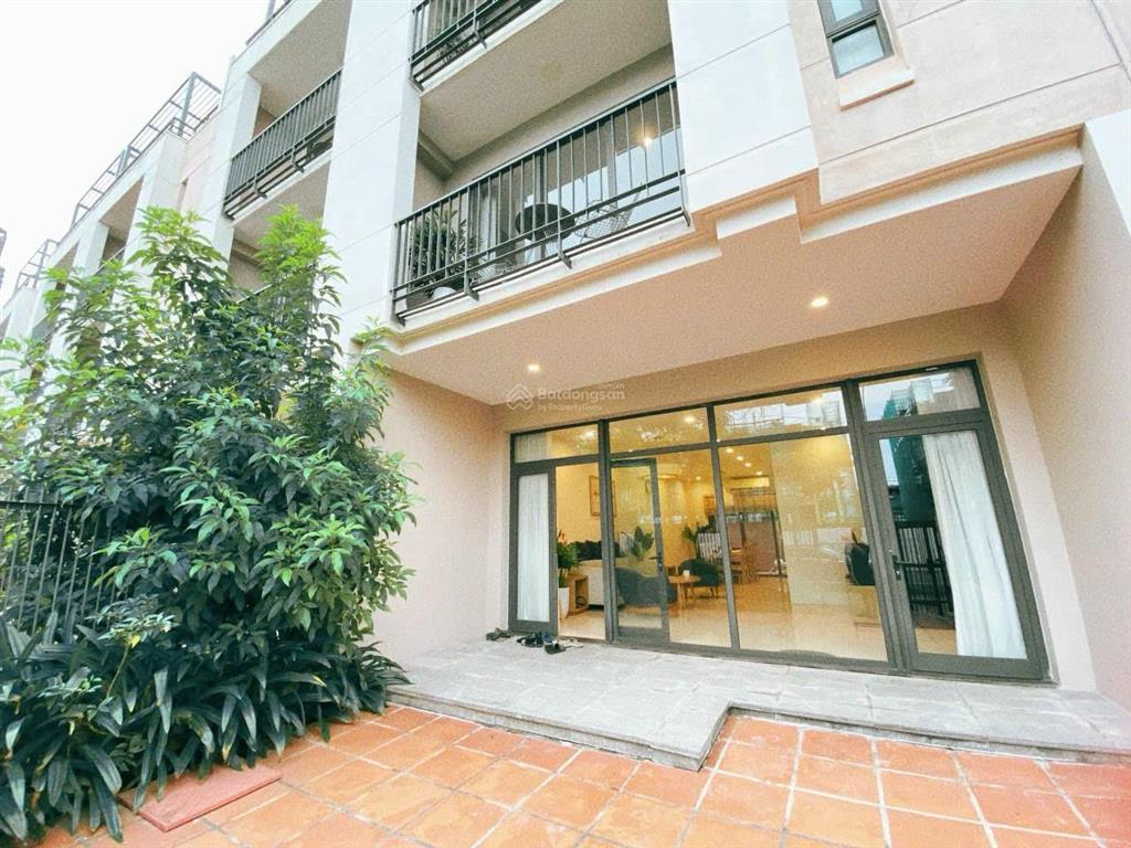 Mỗi em có liền kề 8tỷ5 hướng đông nam sẵn dòng tiền 20triệu cần bán, cách biển 100m full nội thất