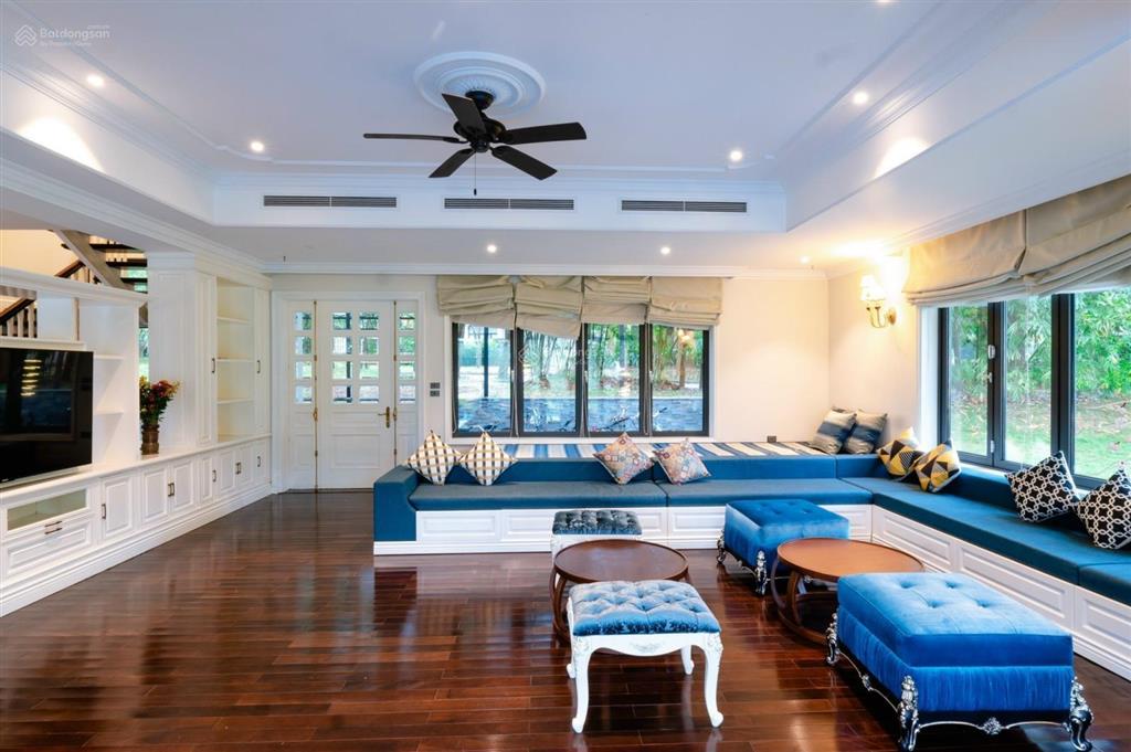 Bán gấp biệt thự view hồ lớn diện tích sử dụng 1200m2 view hồ lớn  giá bán gấp