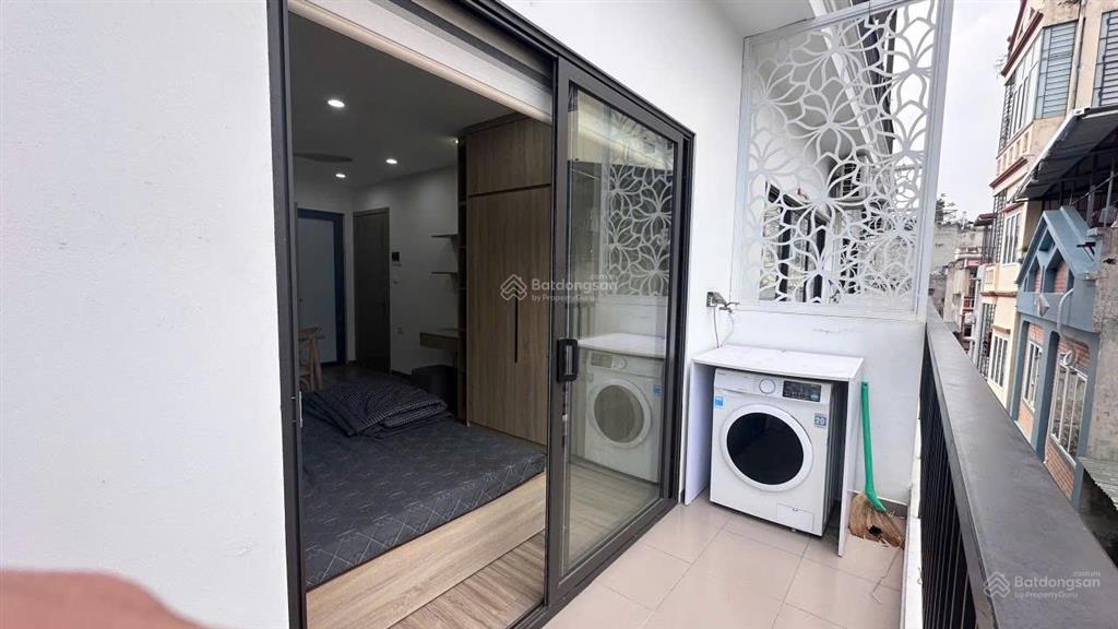 Cho thuê studio trung kính nội thất xịn, ban công rộng, vào ở ngay!