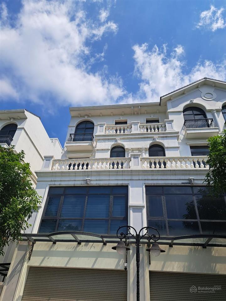 Cho thuê căn shophouse ngọc trai 6 mặt đại lộ ngọc trai. kinh doanh giá tốt vin ocp. giá 30tr/th