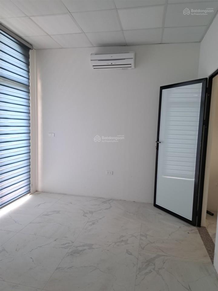 Cho thuê căn shophouse ngọc trai 6 mặt đại lộ ngọc trai. kinh doanh giá tốt vin ocp. giá 30tr/th