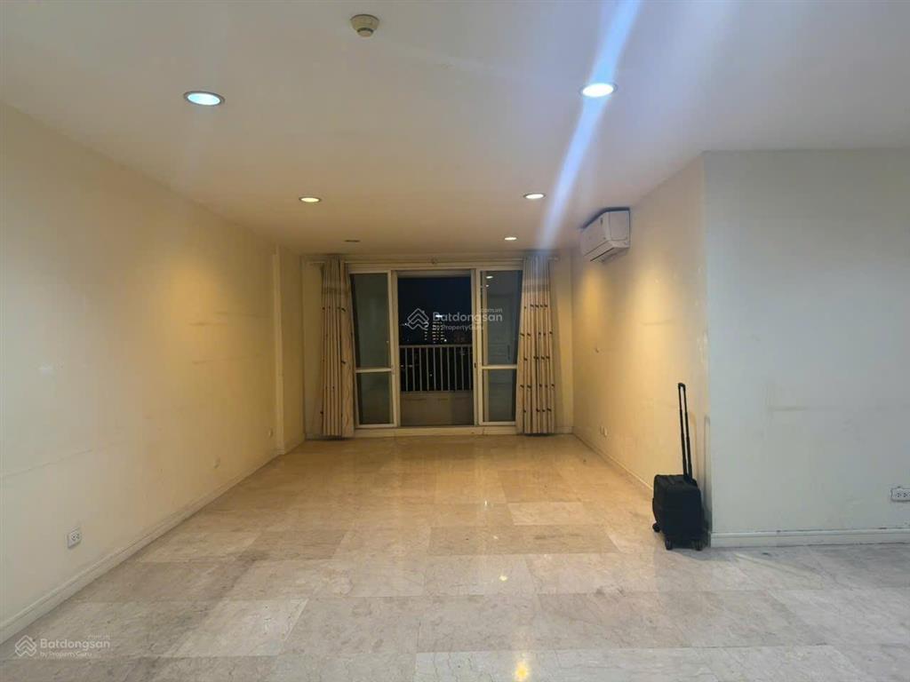 Chính chủ bán căn hộ cao cấp tại tòa p1  ciputra tây hồ 182m2, 4 ngủ, giá 17 tỷ