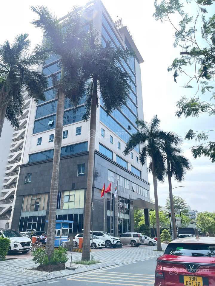 Chung cư veam căn 3 phòng ngủ rộng 139m2, giá 10,4 tỷ  689 lạc long quân