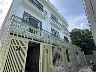 Siêu hiếm. nhà rộng giá hợp lý, gần chợ la phù. dt 43m2, 4 tầng, có sân riêng. giá 5,35 tỷ