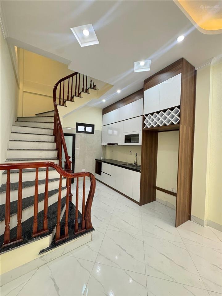 Nhà đẹp cao viên, ngõ 3m. ô tô vào cửa. cực kỳ thoáng mát. giá đầu tư 2.8 tỷ
