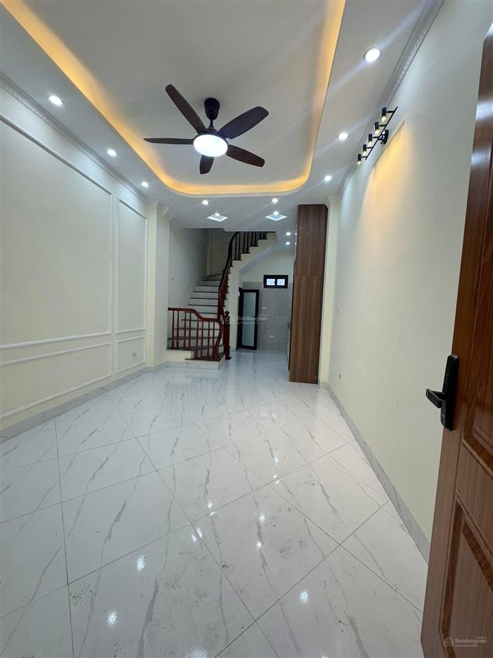 Nhà đẹp cao viên, ngõ 3m. ô tô vào cửa. cực kỳ thoáng mát. giá đầu tư 2.8 tỷ