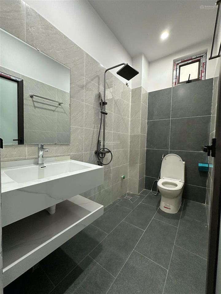 Bán nhà hưng đạo, có sân cổng riêng, ô tô lùi cửa. 1km ra vành đai 4. dt 52m2, 4 tầng. giá 3,95 tỷ