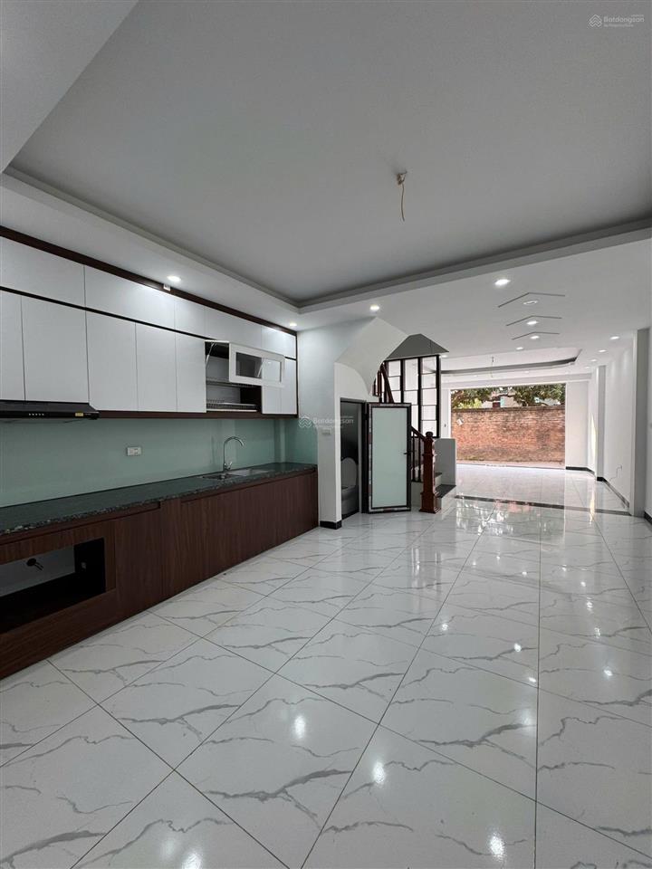 Bán nhà hưng đạo, có sân cổng riêng, ô tô lùi cửa. 1km ra vành đai 4. dt 52m2, 4 tầng. giá 3,95 tỷ