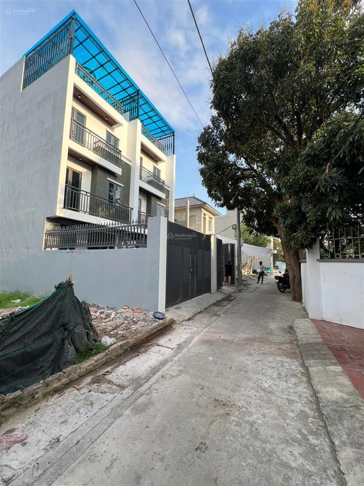 Bán nhà hưng đạo, có sân cổng riêng, ô tô lùi cửa. 1km ra vành đai 4. dt 52m2, 4 tầng. giá 3,95 tỷ