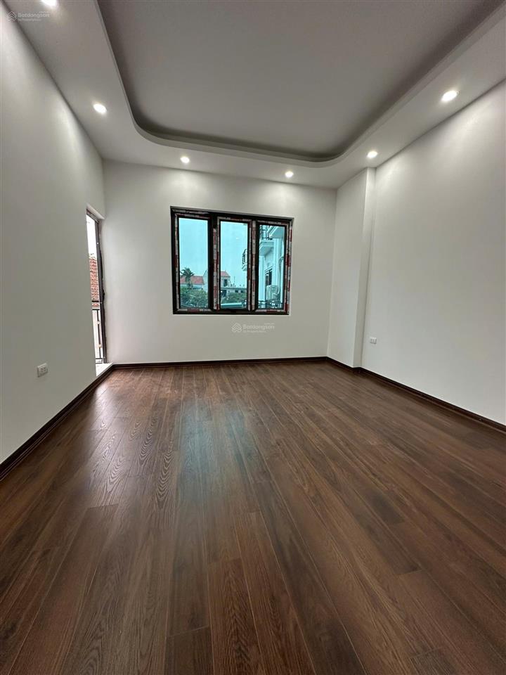 Bán nhà hưng đạo, có sân cổng riêng, ô tô lùi cửa. 1km ra vành đai 4. dt 52m2, 4 tầng. giá 3,95 tỷ