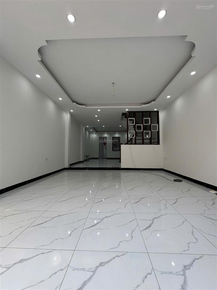 Bán nhà hưng đạo, có sân cổng riêng, ô tô lùi cửa. 1km ra vành đai 4. dt 52m2, 4 tầng. giá 3,95 tỷ