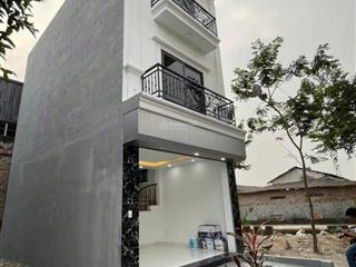 Bán nhà sát đại lộ thăng long, xây độc lập, sân riêng để xe, ô tô đỗ cổng. dt 52m2, 4pn. giá 3,5 tỷ