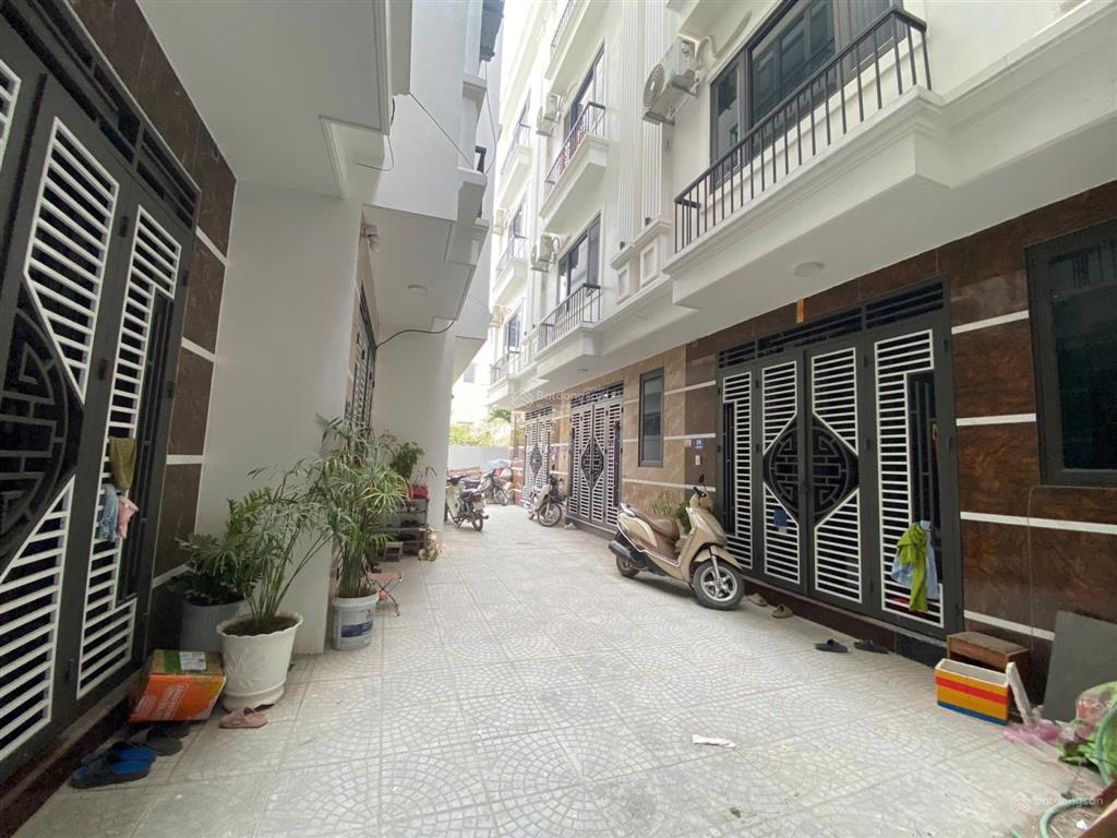 Cực hot. nhà đẹp trong đê yên nghĩa, ngõ 4m, ô tô vào cửa. gần vành đai 4, dt 32m2x5t. giá 5,55 tỷ