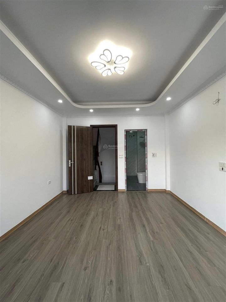 Cực hot. nhà đẹp trong đê yên nghĩa, ngõ 4m, ô tô vào cửa. gần vành đai 4, dt 32m2x5t. giá 5,55 tỷ