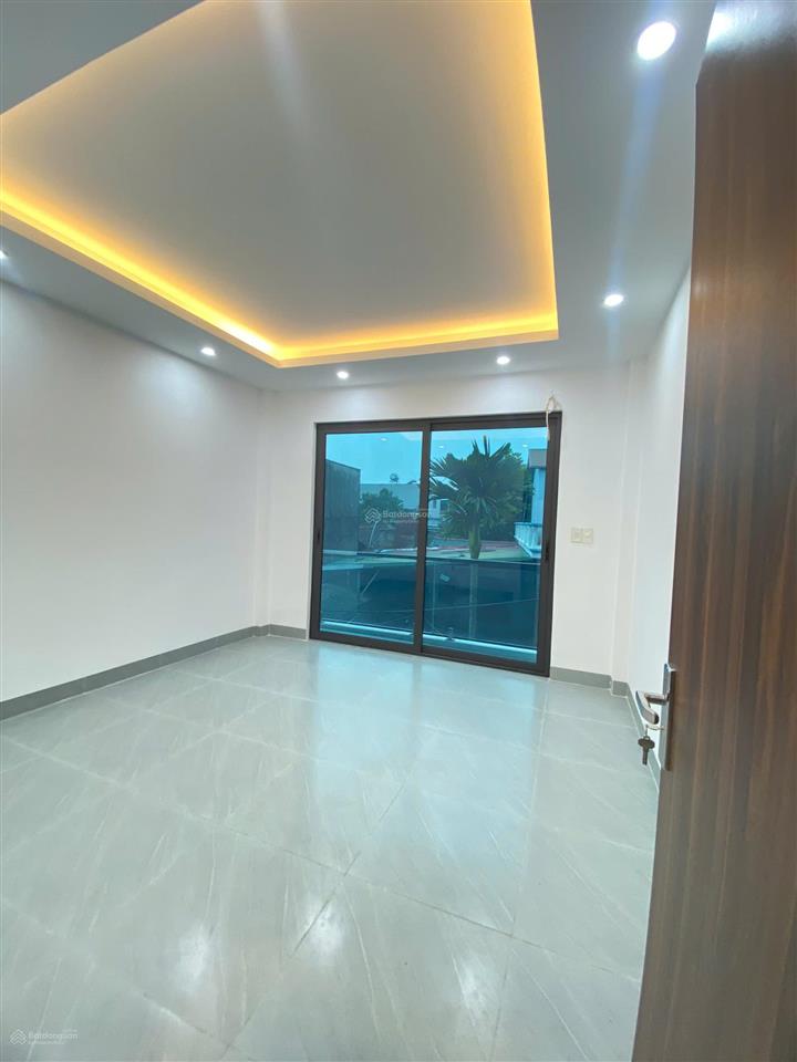 Ai tìm nhà độc lập quanh ubnd vân côn giá tốt nên đọc bài này. dt 45m2, 4 tầng. tiện ích ngập tràn
