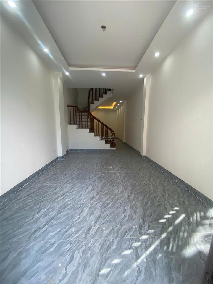 Ai tìm nhà ngõ thông sát kđt nam an khánh nên đọc bài này. dt 42m2, 4 tầng, độc lập. giá 6.6 tỷ