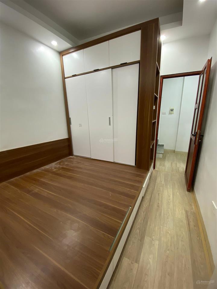 Ai tìm nhà lô góc xây độc lập, ô tô cách 10m nên xem căn này. dt 37m2, 4 ngủ, full đồ. giá 4,89 tỷ