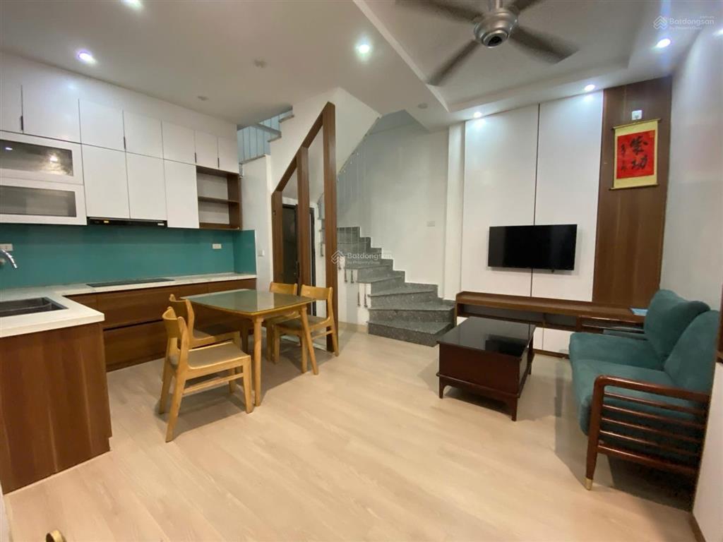 Ai tìm nhà lô góc xây độc lập, ô tô cách 10m nên xem căn này. dt 37m2, 4 ngủ, full đồ. giá 4,89 tỷ