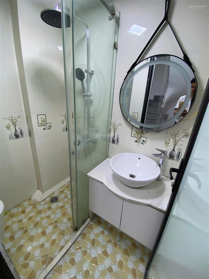 Ai tìm nhà lô góc xây độc lập, ô tô cách 10m nên xem căn này. dt 37m2, 4 ngủ, full đồ. giá 4,89 tỷ