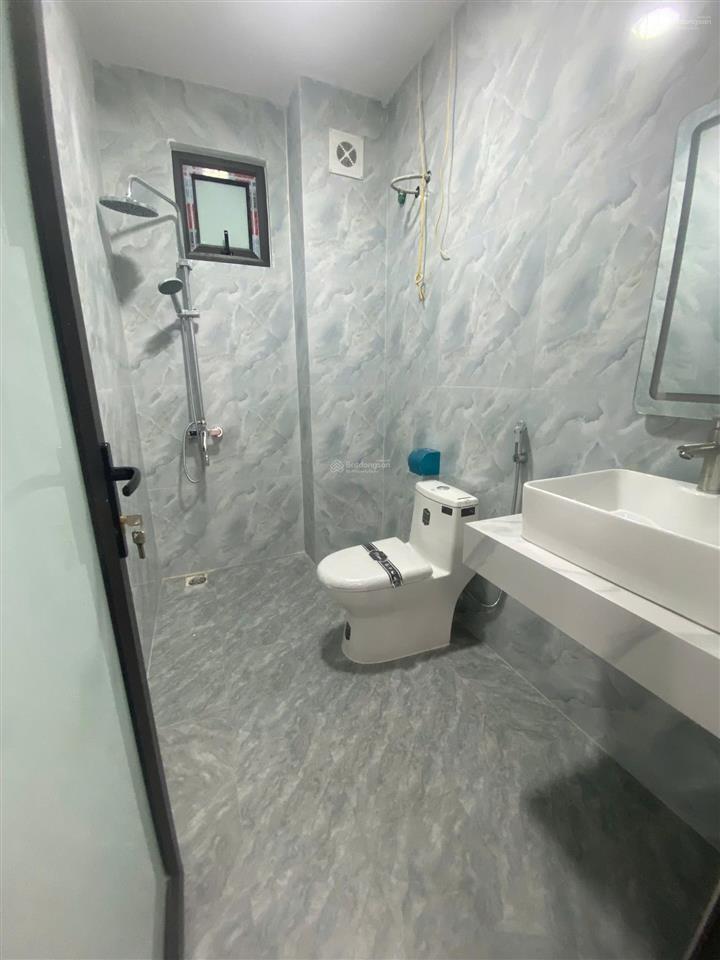 Hàng hiếm tổ 12 yên nghĩa, nhà độc lập, cách 1 nhà ra đường ô tô thông, dt 32m2, 5 tầng. giá 6,5 tỷ