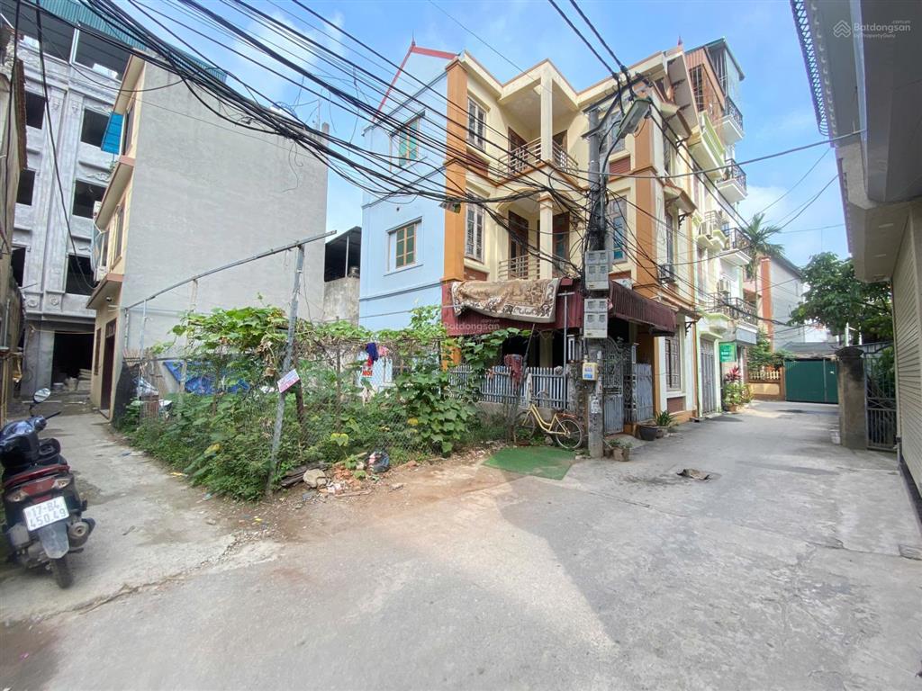 Hàng hiếm tổ 12 yên nghĩa, nhà độc lập, cách 1 nhà ra đường ô tô thông, dt 32m2, 5 tầng. giá 6,5 tỷ
